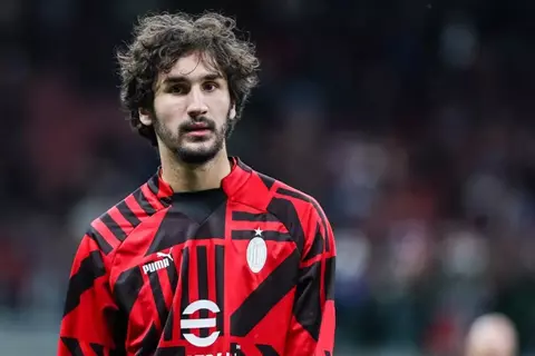 تقارير: اجتماع يحسم مستقبل ياسين عدلي في ميلان